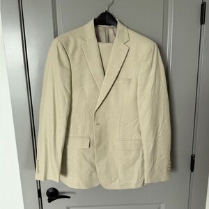 Classic Cream Men's Suit Set by Van Heusen